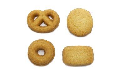 Danimarka tarzı tereyağı kurabiye bisküvi beyaz arka plan izole.