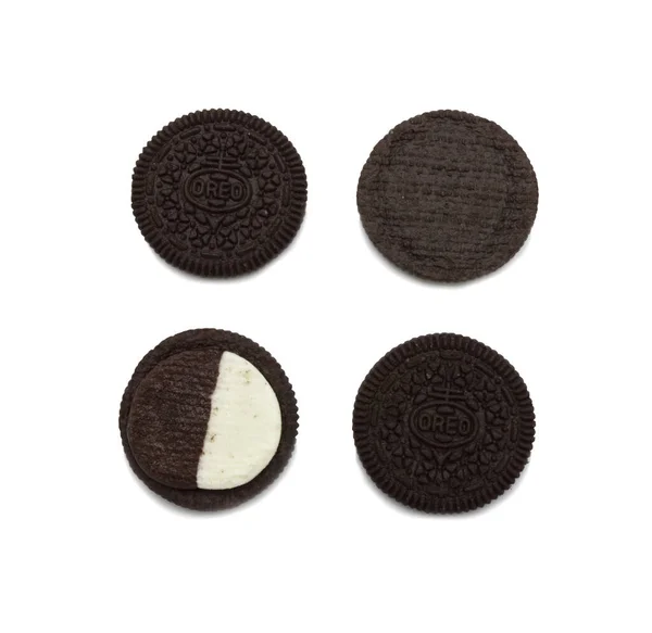 Oreo Biscuits Isolated White Background Sandwich Cookies Filled Dark White — Stock Photo, Image