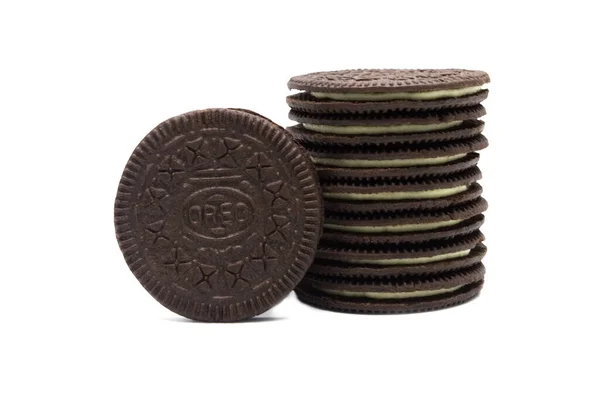 Oreo Biscuit Närbild Isolerad Vit Bakgrund Det Tunn Och Krispig — Stockfoto