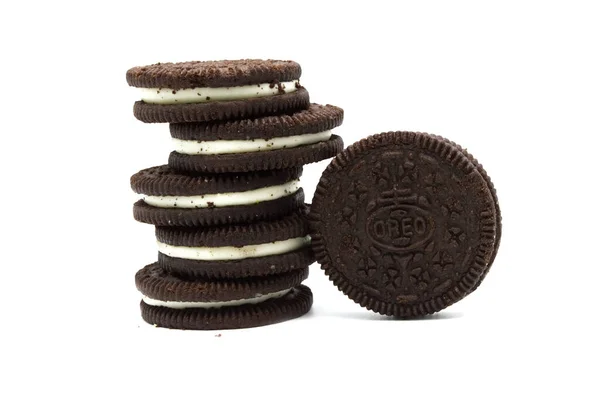 Oreo Kekse Isoliert Auf Weißem Hintergrund Ist Ein Doppelter Stuf — Stockfoto