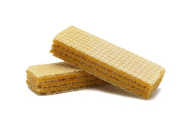 Beyaz arka planda izole edilmiş portakallı krema aromalı waffle..