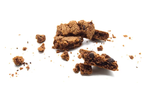 Brutna Chocolate Chip Cookies Isolerade Vit Bakgrund — Stockfoto