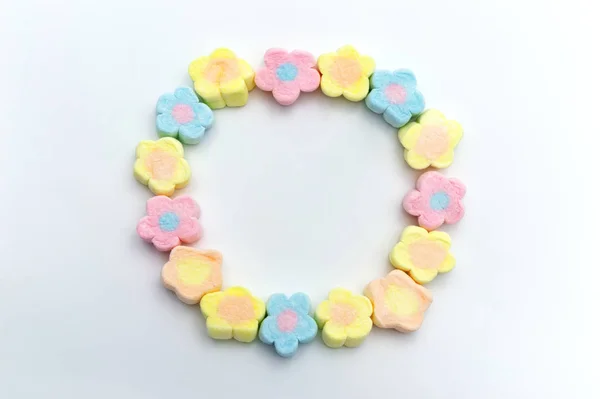 Pastell Süße Blüten Form Von Marshmallows Auf Weißem Hintergrund Kopierraum — Stockfoto