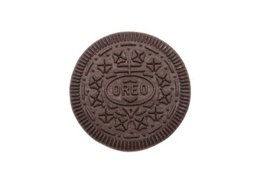 Oreo Dondurmalı Sandviç beyaz arka planda izole edilmiş..
