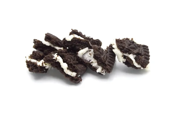 Oreo Kekse Mit Krümeln Auf Weißem Hintergrund Ist Ein Sandwich — Stockfoto