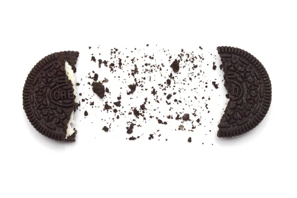 Oreo Biscuits Crumbs White Background Sandwich Chocolate Cookies Sweet Cream — Stock Photo, Image