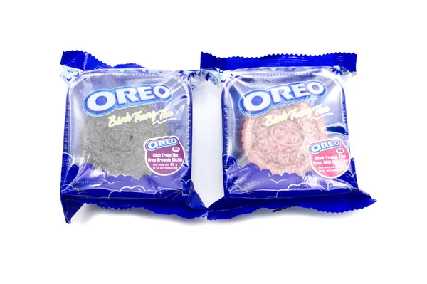 Paket Von Oreo Sortierte Mondkuchen Haben Zwei Stücke Erdbeermarmelade Und — Stockfoto