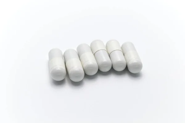 Συνταγογραφούμενα Φάρμακα Φαρμακευτικές Κάψουλες Λευκού Χρώματος Λευκό Φόντο — Φωτογραφία Αρχείου