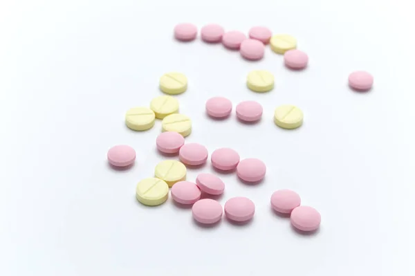 Voorgeschreven Medicijnen Pillen Tabletten Van Verschillende Kleuren Tussen Roze Geel — Stockfoto