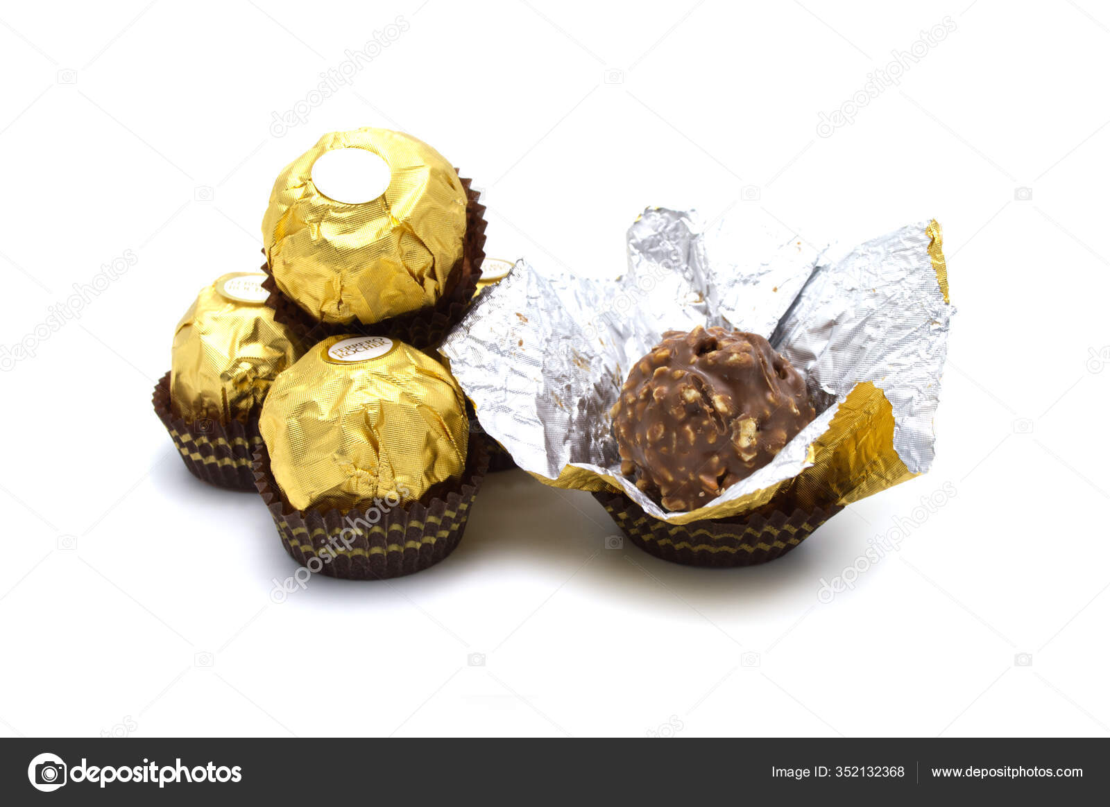 Ferrero Rocher Premium Chocolate Ball Sweets Filling Nuts Luxury Delicious Stock Photo Image By C Inkanya Anankitrojana 352132368