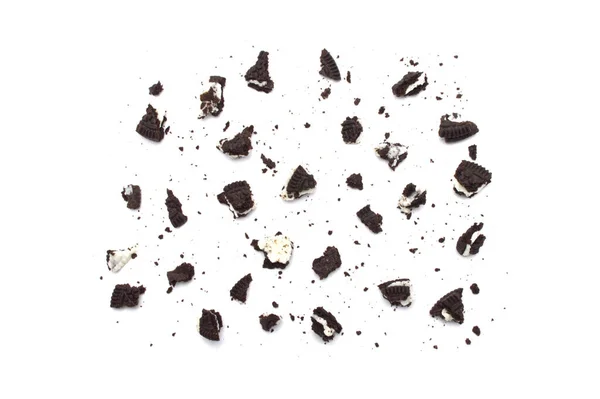 Herbatniki Oreo Okruszkami Wyizolowanymi Białym Tle Ciasteczka Kanapkowe Wypełnione Czekoladowym — Zdjęcie stockowe