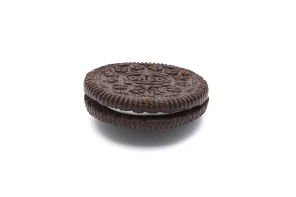 Singel Oreo Biscuit Isolerad Vit Bakgrund Det Smörgås Choklad Kakor — Stockfoto