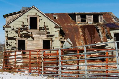Abandoned Farmhouse