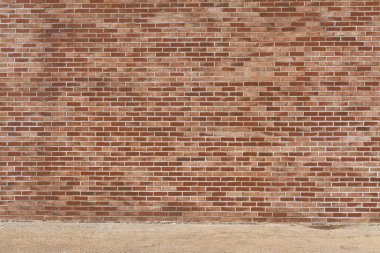 Doğal ışık altında dış tuğla duvar.