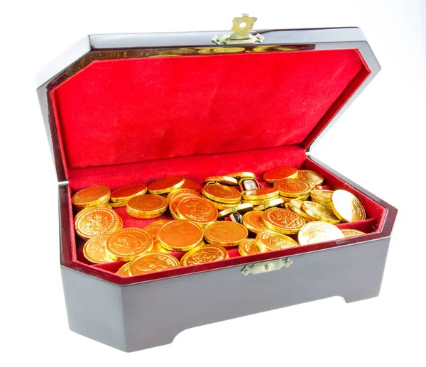 Pièces d'or dans un coffre — Photo