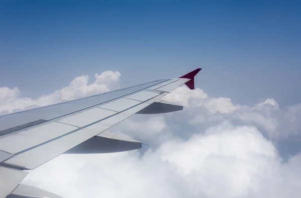 白い雲と青い空 — ストック写真