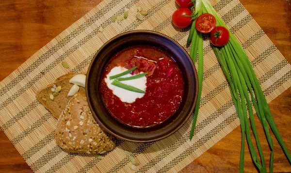 Ulusal Ukrayna yemeği Borchsh