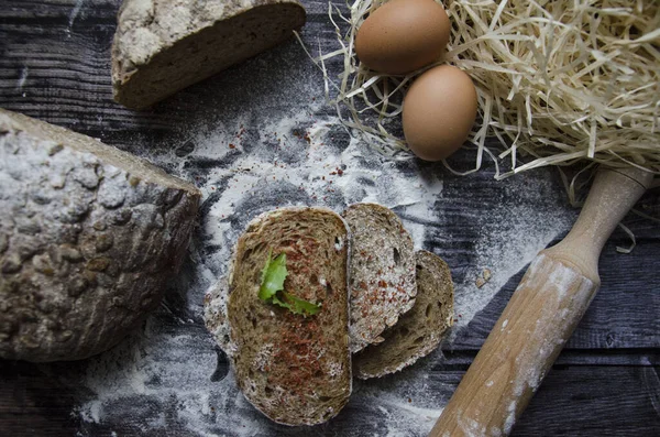 Dark Bread Eggs Dark Wood Background — Stock Photo, Image