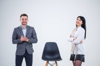 İşadamları ve kadınlar, öğretmenler uzmanları işe davet eder. Yeni bir iş projesi oluşturuluyor.