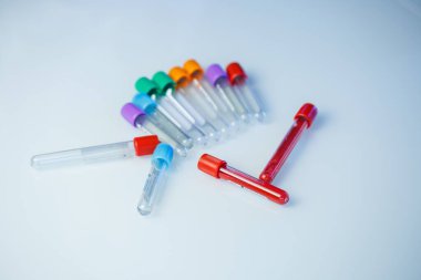 Kan analizi için test tüpleri. Virüsü kontrol et. Tıbbi Aygıtlar