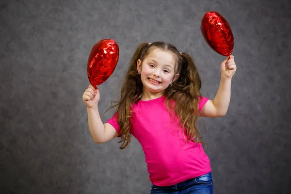 Menina Rosa Shirt Brinca Com Balões — Fotografia de Stock