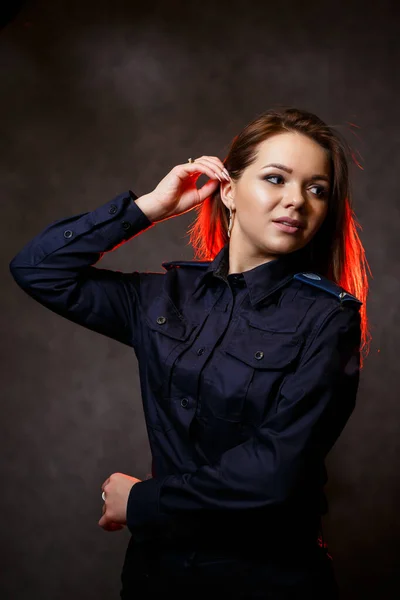 Porträtt Vacker Flicka Polisuniform Yrkesmässig Ställning — Stockfoto