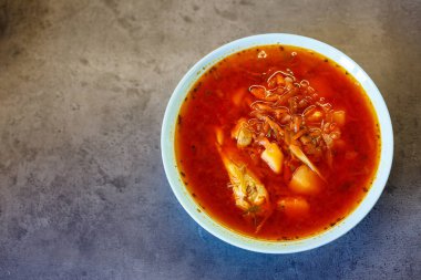 Ukrayna ulusal yemeği klasik kırmızı borsch.