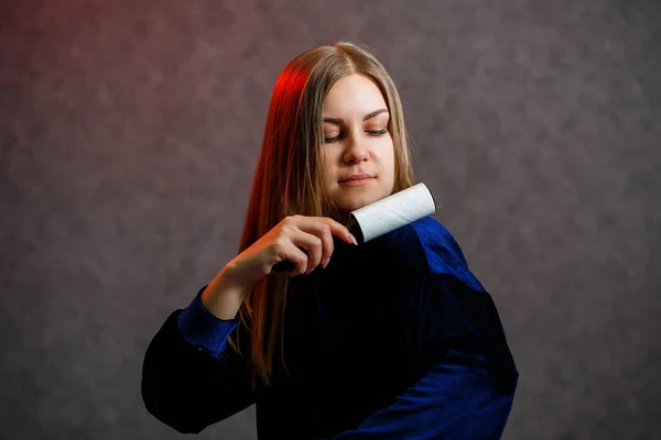 Girl Cleans Sweater Special Roller Adhesive Tape — Stock Photo, Image