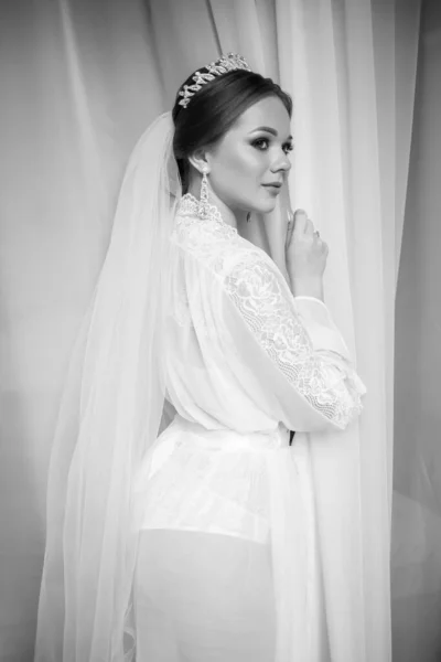 Morgen Einer Schönen Braut Einem Zarten Weißen Mantel — Stockfoto