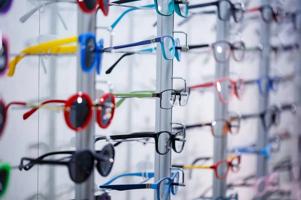 Sonnenbrille Mit Farbigem Rahmen Für Kinder — Stockfoto