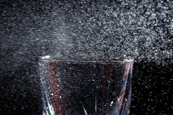 Zwarte Ondergrond Erop Een Close Van Een Schoon Glas Een — Stockfoto