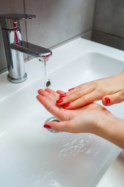 White Sink Silver Faucet Bathroom Gray Can Liquid Soap Hands — Stock Photo, Image