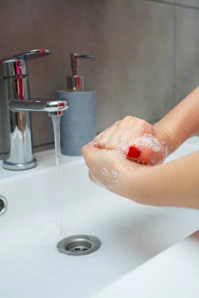 White Sink Silver Faucet Bathroom Gray Can Liquid Soap Hands — Stock Photo, Image