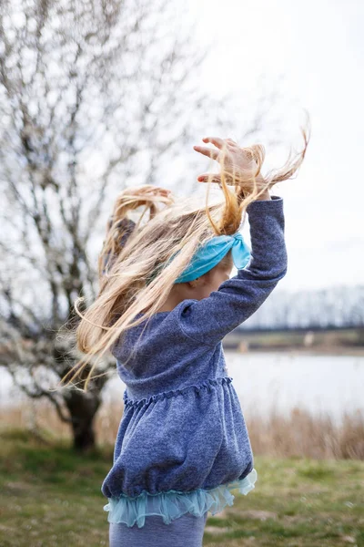 Adorable Little Girl Playing Blooming Apple Tree Garden Easter Egg — Stock Photo, Image