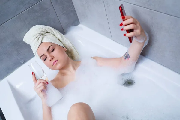 Girl Woman Towel Her Head Lies Glass Champagne White Bathtub — Stock Photo, Image