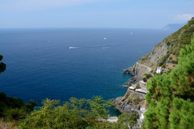 Riomaggiore kayalık deniz kıyısında