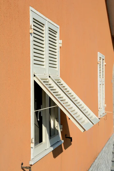 白い窓シャッター — ストック写真