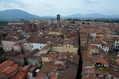 Lucca şehir İtalya üzerinden görüntülemek.