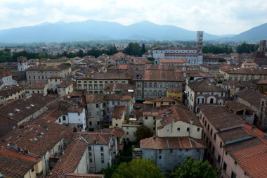 Lucca şehir İtalya üzerinden görüntülemek.