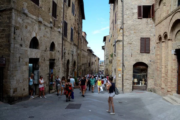 Rue de San Gimignano ville en Toscane, Italie — Photo