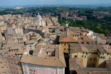 Toskana, İtalya'da Siena şehrin havadan görünümü.