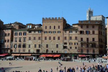Piazza del Campo Meydanı Toskana İtalya Ortaçağ Siena şehrinde.