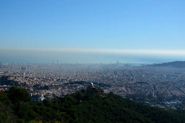 Vista aérea de la ciudad de barcelona en España. — Foto de Stock