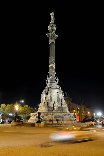Monument op Placa del Portal de la Pau in Barcelona, Spanje — Stockfoto