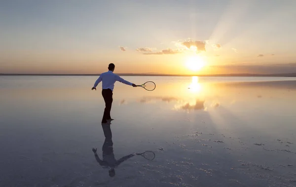 Jovem Empresário Sonhando Com Tênis — Fotografia de Stock