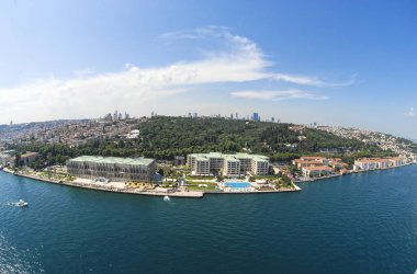 Istanbul'da Çırağan Sarayı'nın havadan görünümü