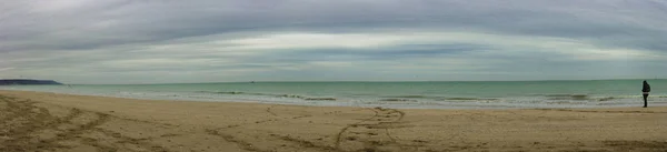 Deauville Sahili Panoraması Stiridyelerin Toplandığı Kumdaki Arabasının Izleri — Stok fotoğraf