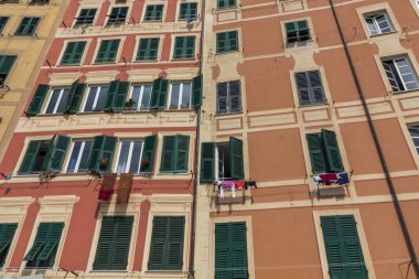 Renk oluşturmanın düşük açılı görünümü 