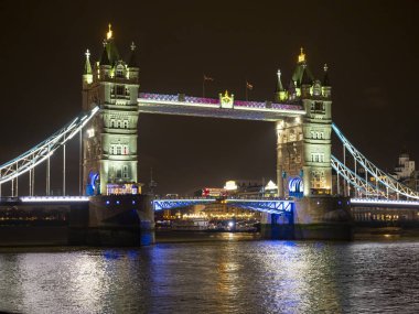 Kule Köprüsü, Londra geceleri
