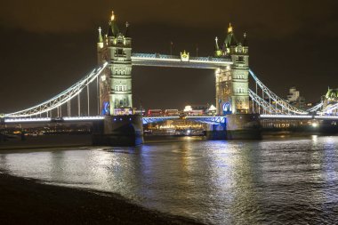 Kule Köprüsü, Londra geceleri